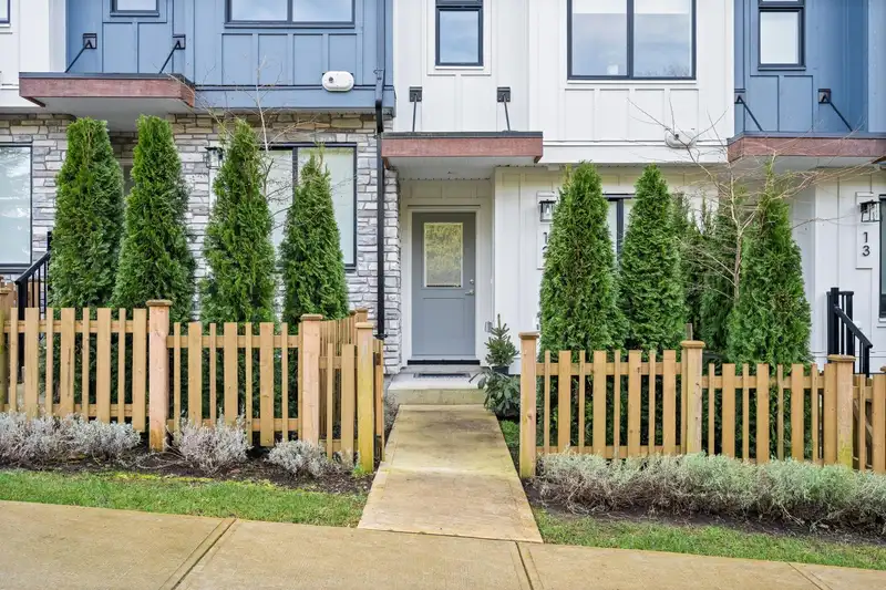12 1871 165A STREET - photo 4 of 29