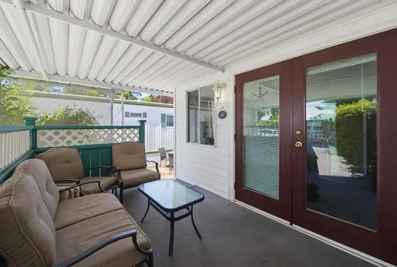 197 1840 160 STREET - photo 2 of 37