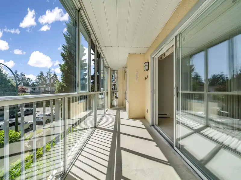 209 1459 BLACKWOOD STREET - photo 4 of 30