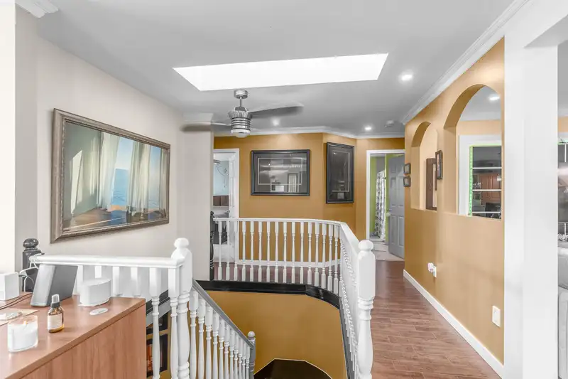 14075 110A AVENUE - photo 4 of 25