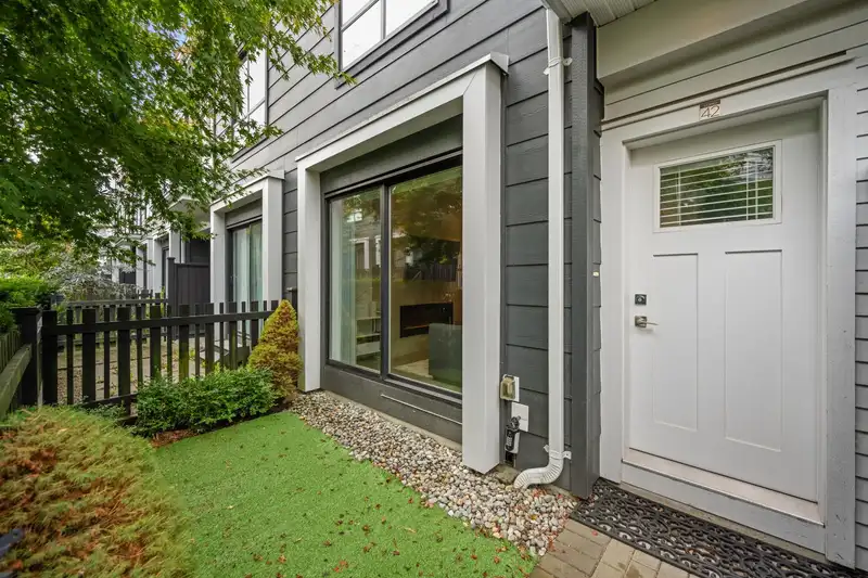 42 16336 23A AVENUE - photo 2 of 34