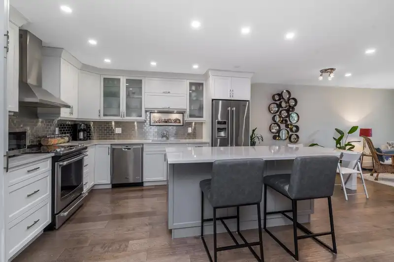 614 1350 VIDAL STREET - photo 4 of 34