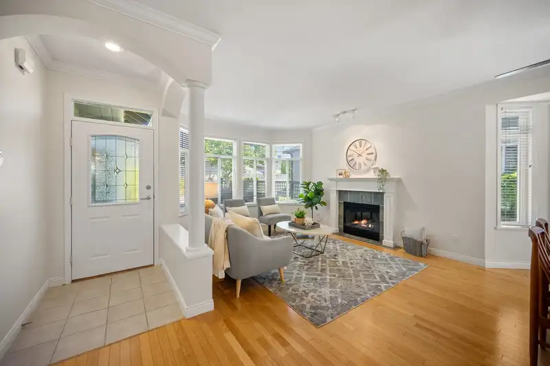 71 14909 32 AVENUE - photo 3 of 37