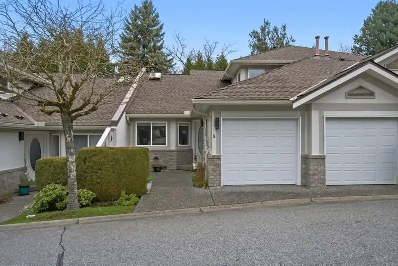 5 15099 28 AVENUE - photo 1 of 32