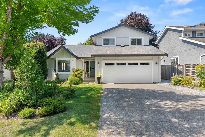 1735 141 A ST STREET - photo 1 of 37