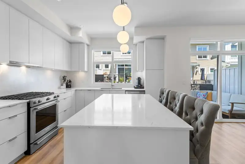 20 16561 17A AVENUE - photo 3 of 32