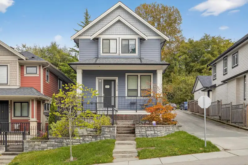 2926 160 STREET - photo 1 of 30