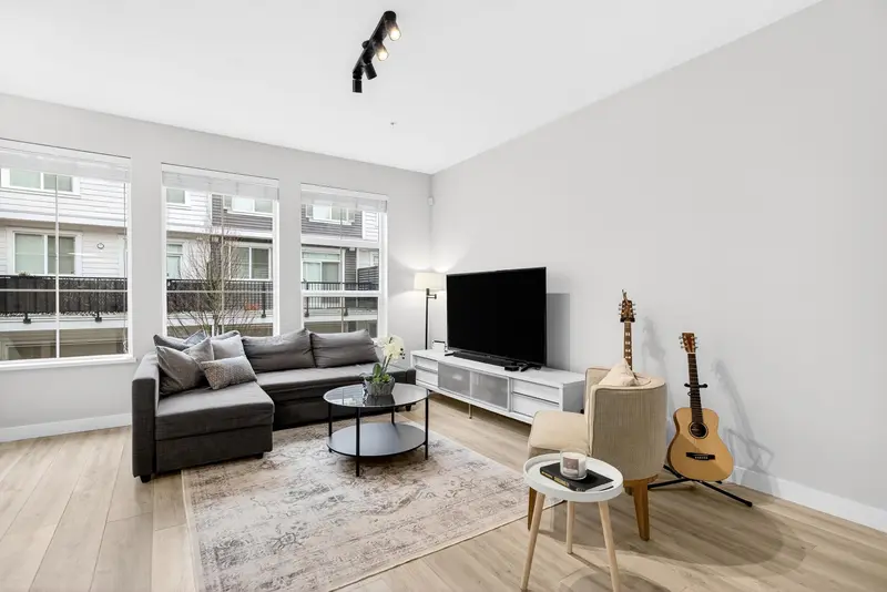 21 8371 202B STREET - photo 4 of 25