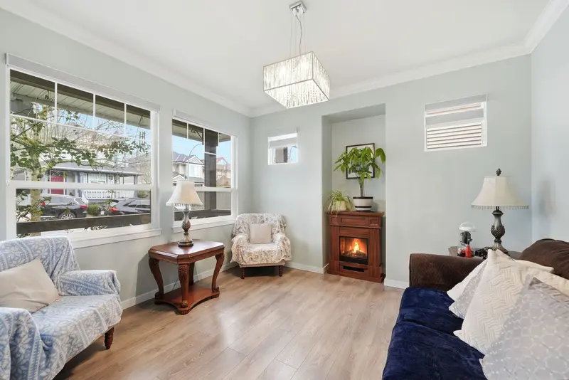 14858 56A AVENUE - photo 4 of 25