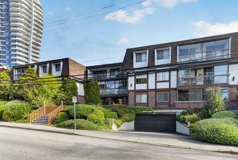 304 1444 MARTIN STREET - photo 1 of 25