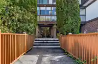 304 1444 MARTIN STREET - thumbnail 3