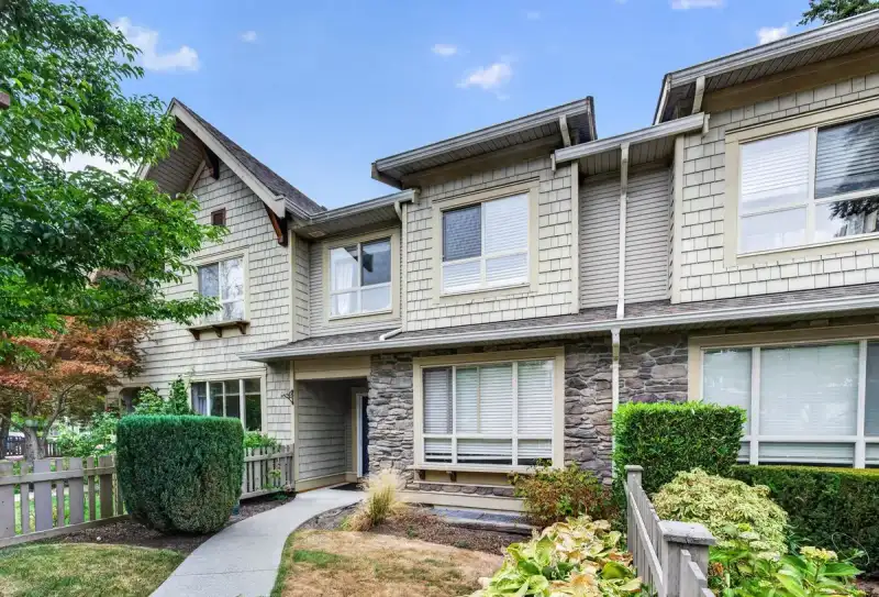 4 2738 158 STREET - photo 1 of 33