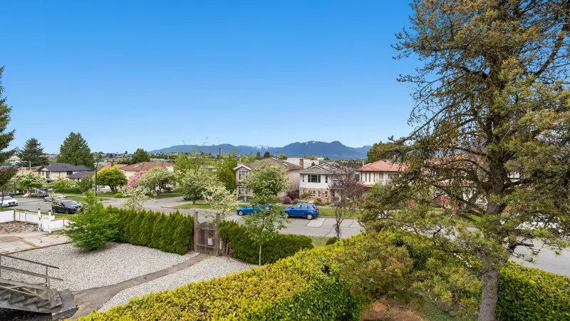 3105 DIEPPE DRIVE - photo 2 of 17