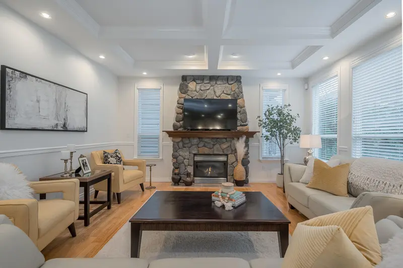 21650 91 AVENUE - photo 2 of 25