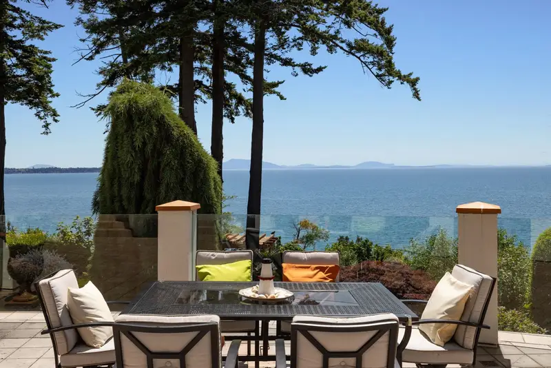 13464 13A AVENUE - photo 4 of 25