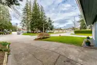 14694 17 AVENUE - thumbnail 4