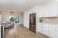 14694 17 AVENUE - thumbnail 7