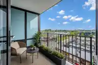 702 1588 JOHNSTON ROAD - thumbnail 4