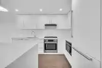 702 1588 JOHNSTON ROAD - thumbnail 6