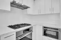 702 1588 JOHNSTON ROAD - thumbnail 7
