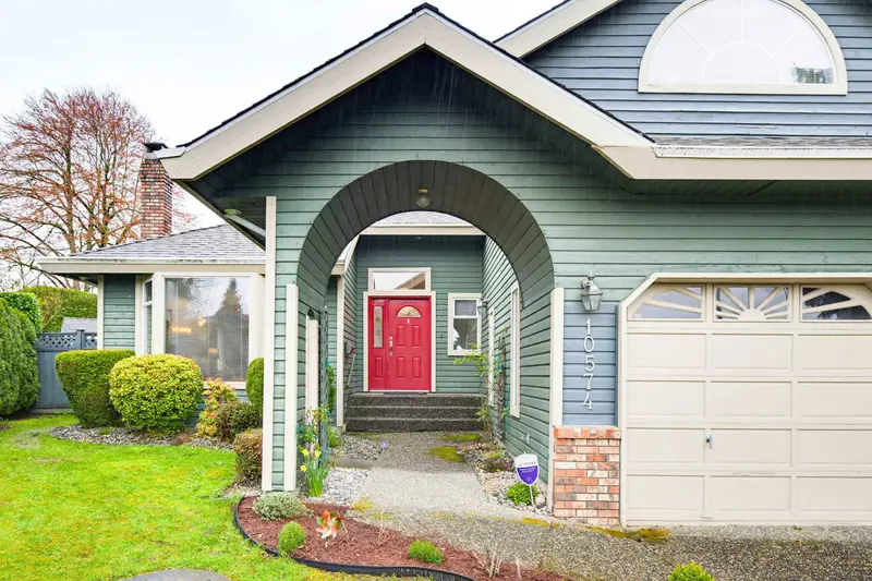 10574 WOODGLEN CLOSE - photo 3 of 25