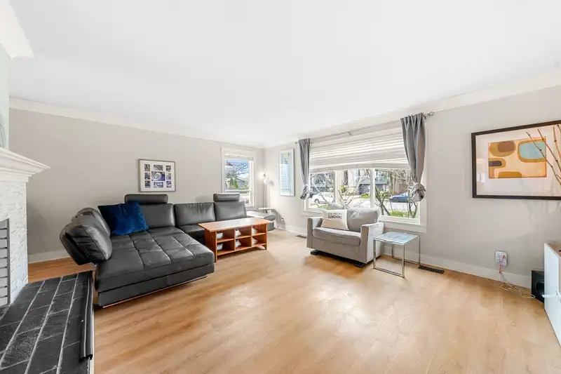 1276 KENT STREET - photo 2 of 40