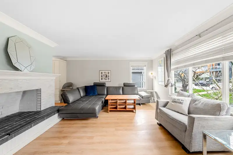 1276 KENT STREET - photo 3 of 40