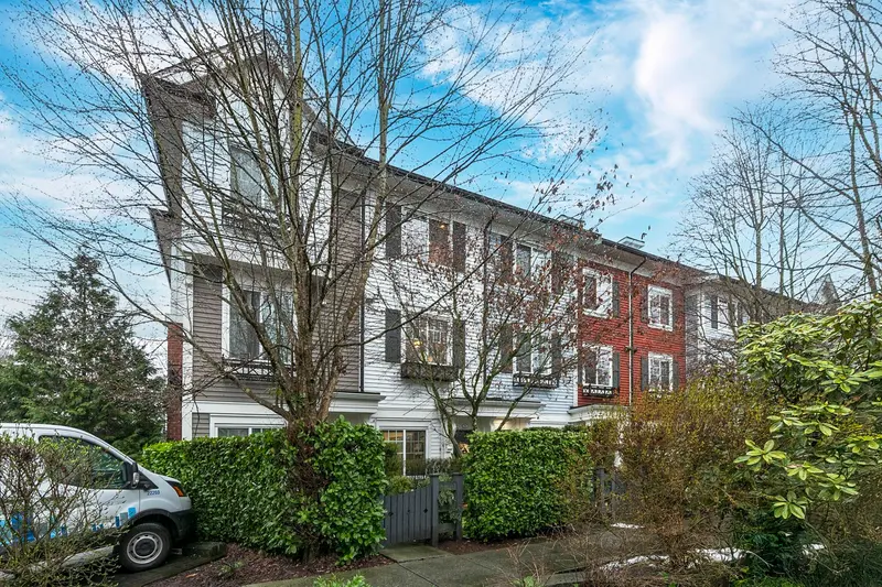 98 3010 RIVERBEND DRIVE - photo 1 of 25