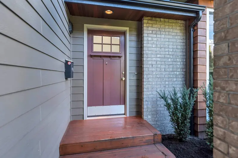 13960 COLDICUTT AVENUE - photo 3 of 25