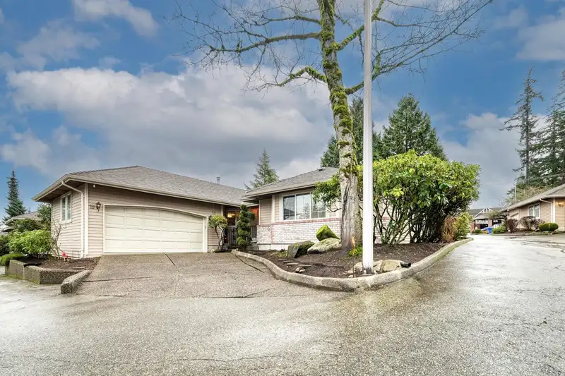 19 15137 24 AVENUE - photo 1 of 30