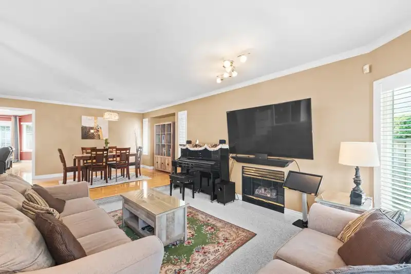 1968 129 STREET - photo 4 of 38