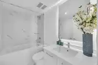 1009 1588 JOHNSTON ROAD - thumbnail 16