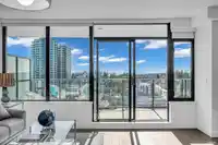 1009 1588 JOHNSTON ROAD - thumbnail 9