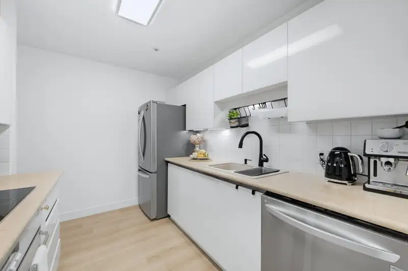 203 15375 17 AVENUE - photo 3 of 25