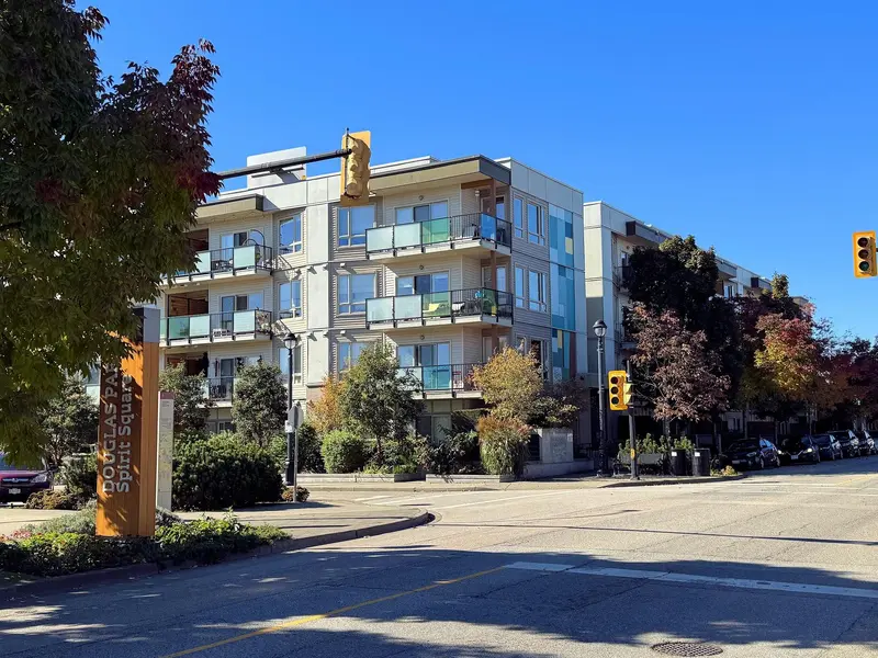 414 20460 DOUGLAS CRESCENT - photo 2 of 13