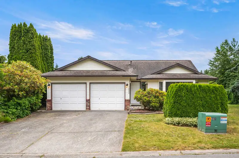 15958 19A AVENUE - photo 1 of 36