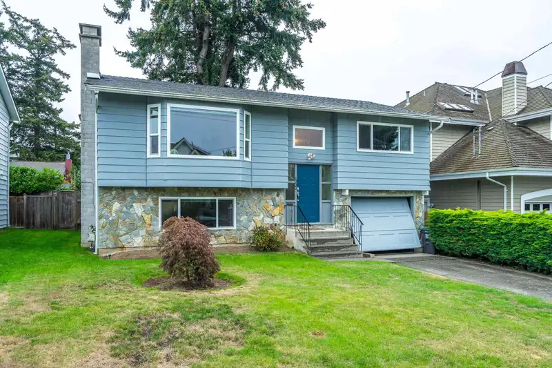 1332 129B STREET - photo 3 of 39