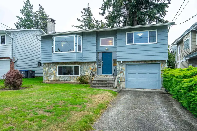 1332 129B STREET - photo 4 of 39