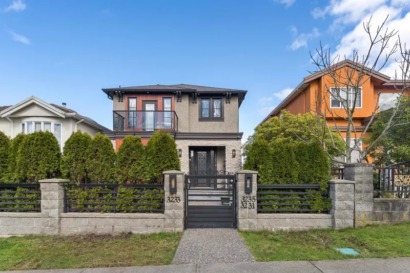 3233 GRANT STREET - photo 2 of 25