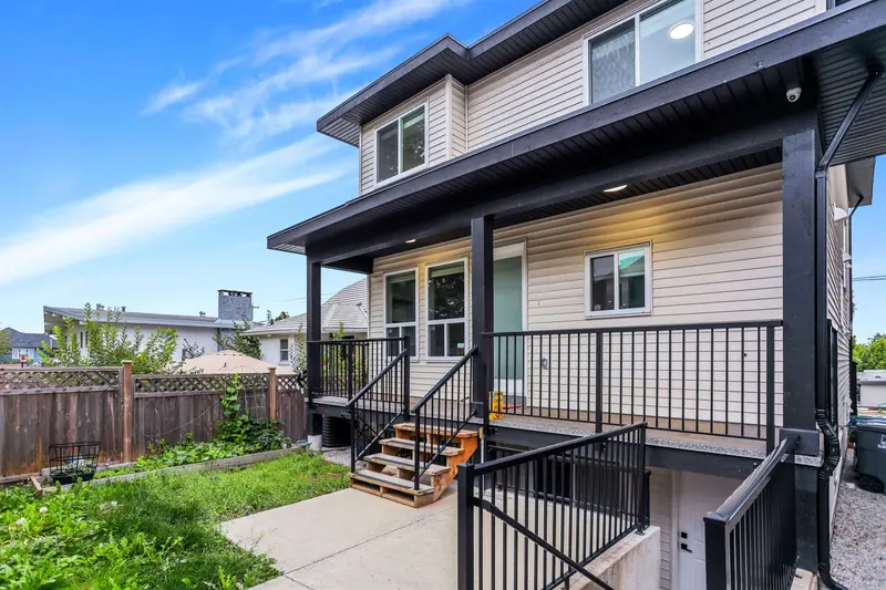 13762 112 AVENUE - photo 3 of 21