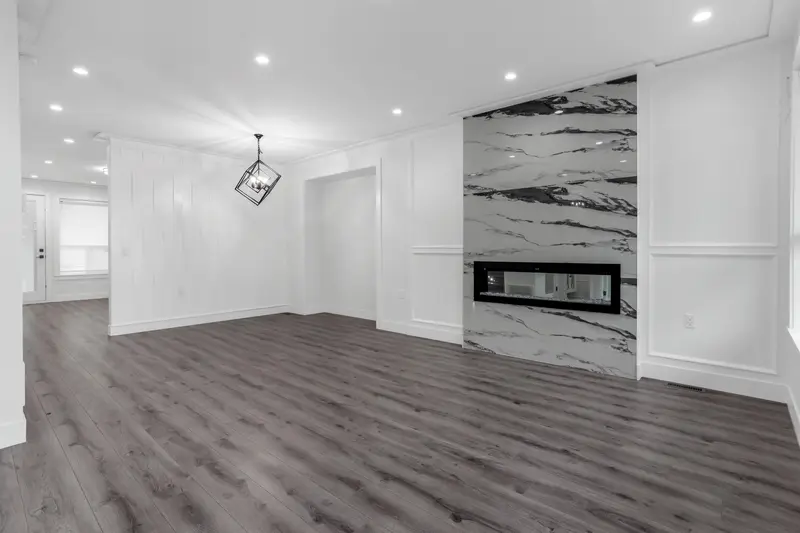 13762 112 AVENUE - photo 4 of 21