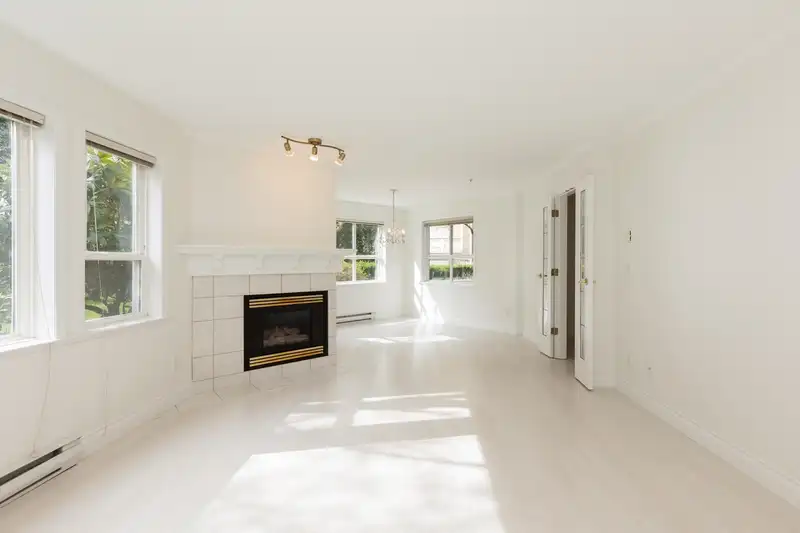 103 15558 16A AVENUE - photo 4 of 39