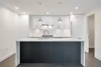 1006 1588 JOHNSTON ROAD - thumbnail 12