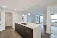 1006 1588 JOHNSTON ROAD - thumbnail 17