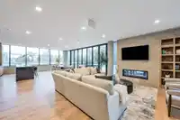 1006 1588 JOHNSTON ROAD - thumbnail 28