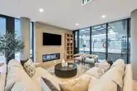 1006 1588 JOHNSTON ROAD - thumbnail 29