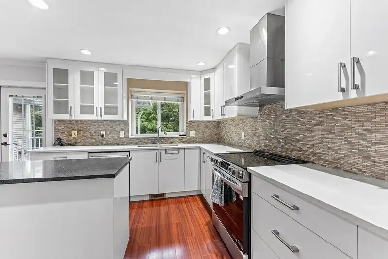 15473 27A AVENUE - photo 3 of 25