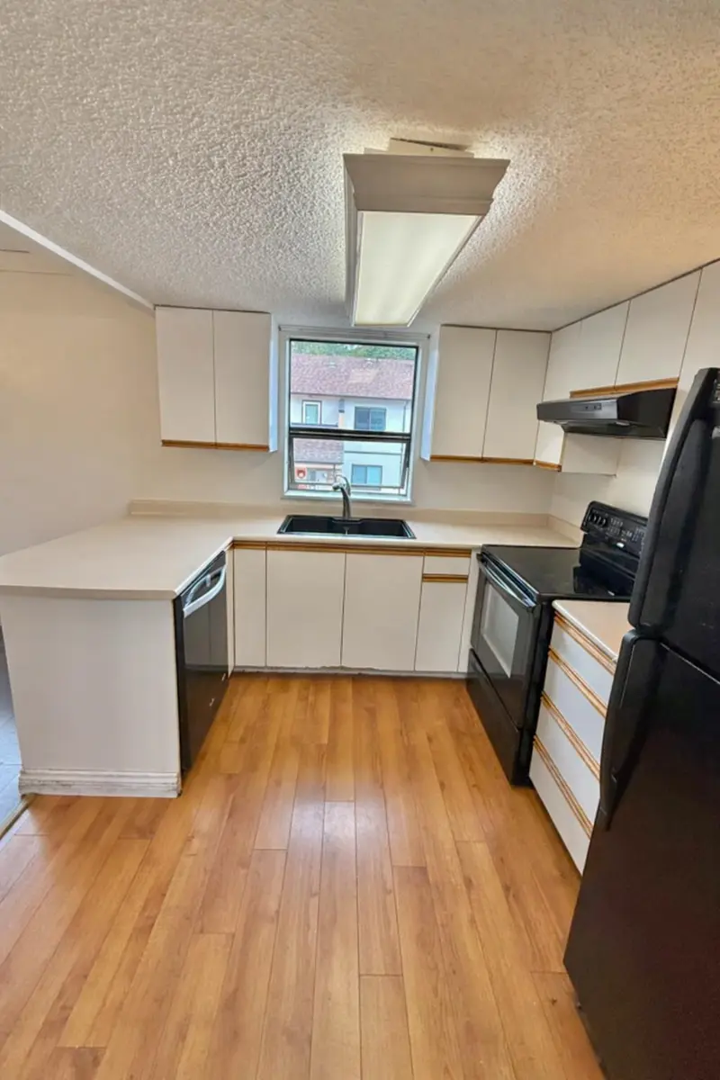 204 7165 133 STREET - photo 2 of 19