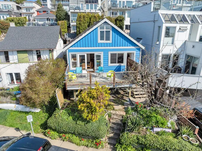 15161 VICTORIA AVENUE - photo 1 of 17
