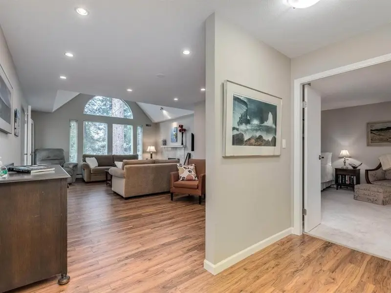 304 1675 AUGUSTA AVENUE - photo 2 of 23